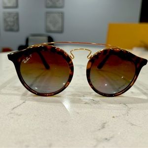 Ray-Ban RB4256 Gatsby Sunglasses
